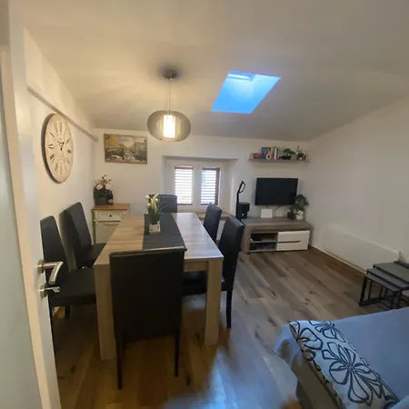 Tartini Exclusive Rooftop Penthouse דירה *