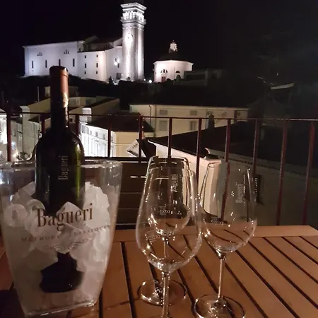 דירה Tartini Exclusive Rooftop Penthouse פיראן